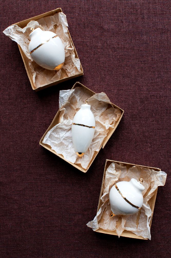 Heirloom Christmas Ornament // Round White & Gold